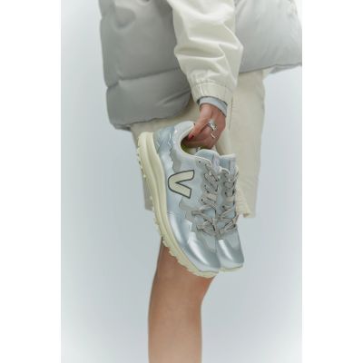 4. Buty damskie Veja FITZ ROY LI TREKSH SHARK_PIER_SILVER (FT2320588A)