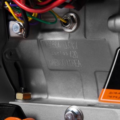 4. Daewoo GDA 7500DPE-3 agregat prądotwórczy 6000 W 30 l Benzynowy Pomarańczowy, Czarny
