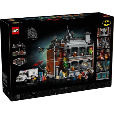 28. LEGO DC Super Heroes 76300 Arkham Asylum