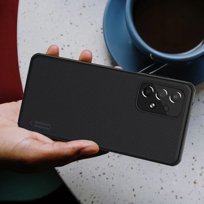 16. Nillkin Super Frosted Shield Pro wytrzymałe etui pokrowiec Samsung Galaxy A73 czarny