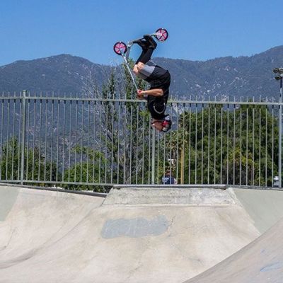 6. Hulajnoga Razor A5 Lux 13073001 (kolor srebrny)