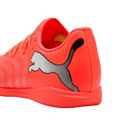 9. Buty piłkarskie Puma Future 9 Play IT 108921 01