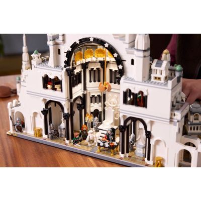 20. LEGO Icons 11377 - Władca Pierścieni: Minas Tirith