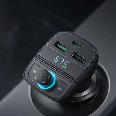 3. Ugreen Transmiter FM Bluetooth 5.0 ładowarka samochodowa MP3 3x USB TF micro SD 4,8 A czarny (CD229)