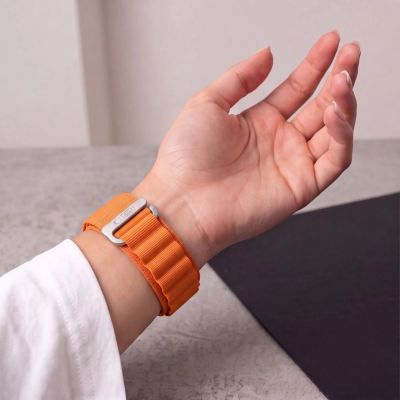 6. Pasek Tech-Protect Nylon Pro na Apple Watch 44 / 45 / 46 / 49 mm - pomarańczowy