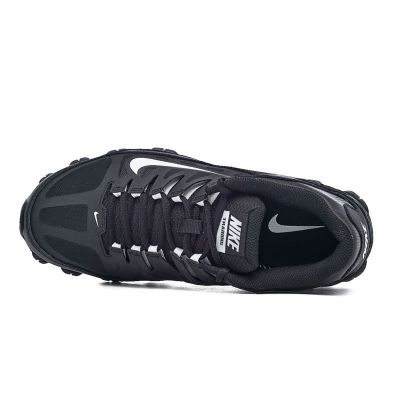 4. Buty Nike Reax 8 Tr Mesh M 621716-033