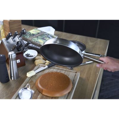 6. Patelnia ZWILLING Pro 65129-200-0 (20 cm)