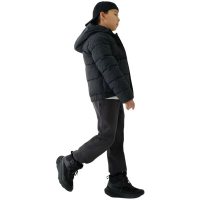 8. Kurtka puchowa dla chłopca 4F M621 głęboka czerń 4FJWAW25TDJAM621 20S