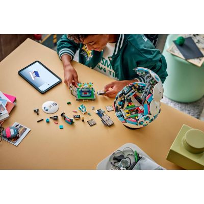 9. LEGO Editions 43019 - Piłka nożna