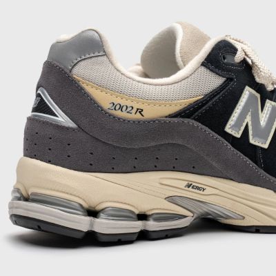 13. Buty New Balance sportowe M M2002RSH