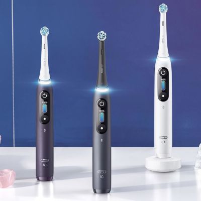 7. Braun Oral-B szczoteczka elektryczna iO8 BLACK