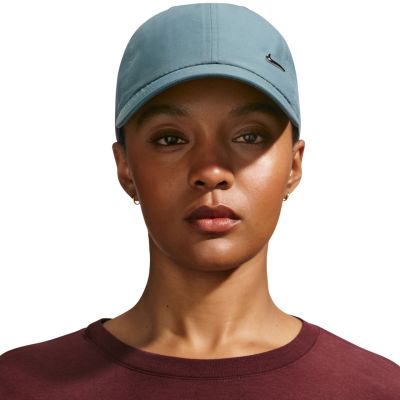 6. Czapka z daszkiem Nike Dri-FIT Club zielona FB5372 382