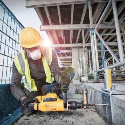 2. Młot kujący DeWalt D25810K