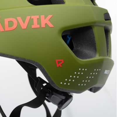 8. Kask TRIADE