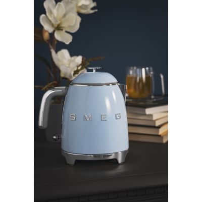 9. Mini czajnik SMEG Kettle KLF05PBEU 0,8L pastelbleu