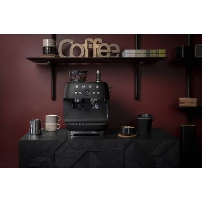 24. Smeg EGF03BLMEU ekspres do kawy Ręczny Ekspres do espresso 2,4 l