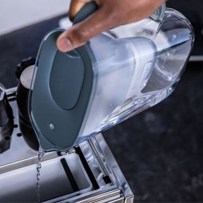 6. Dzbanek filtrujący Brita Style Essential+1 Maxtra Pro PP (grafitowy)